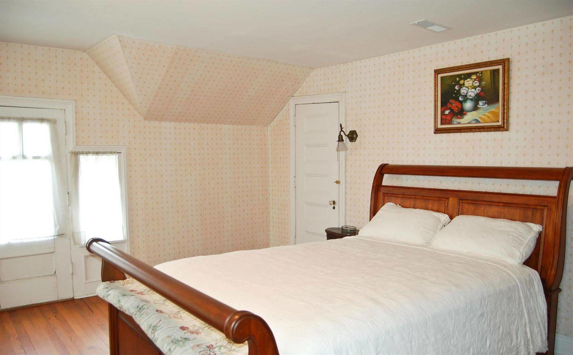 Albanus Phillips Inn Cambridge Bagian luar foto